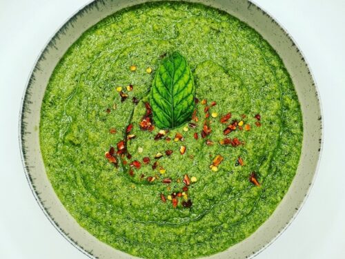 Broccoli & Avocado Soup with Spirulina